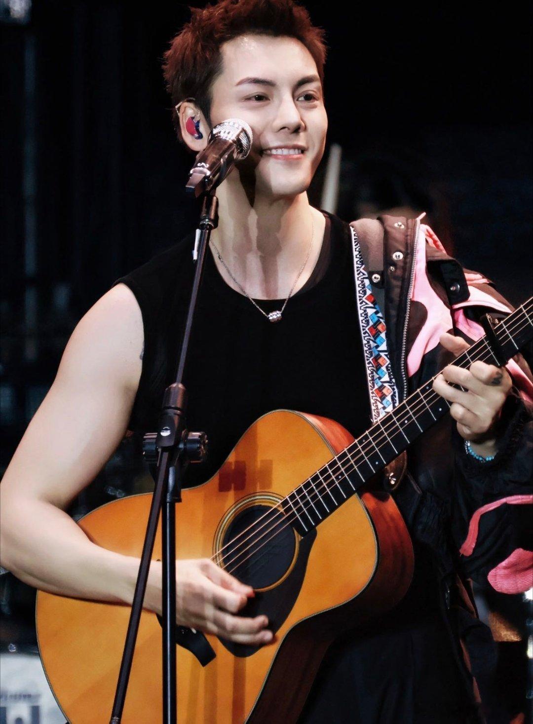 陈伟霆两次机会都是因为足够努力陈伟霆为了被看见努力了很多年把握每一次来之不易的机