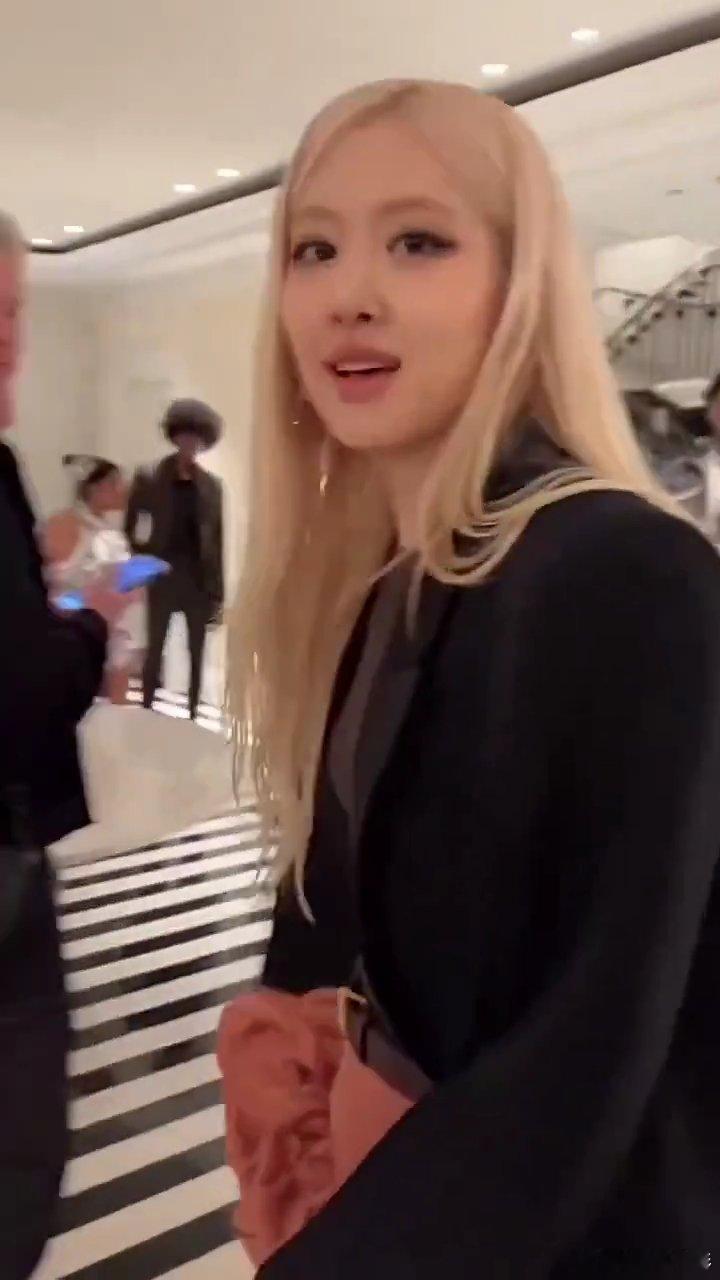 朴彩英afterparty造型 朴彩英MetGala after party造型