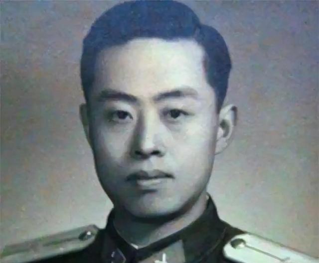 2003年，曾担任毛主席专职司机八年的梁国栋在97岁高龄安然离世。多年后，他的家