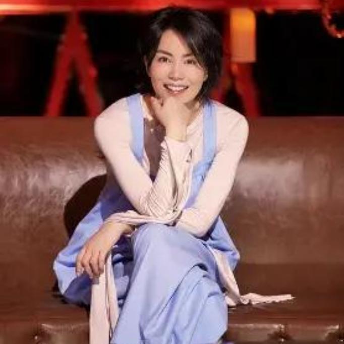 惊掉下巴！资本砸不动的王菲，竟被孙浩一句话请动了
 
娱乐圈铁律：再多钱再大资本