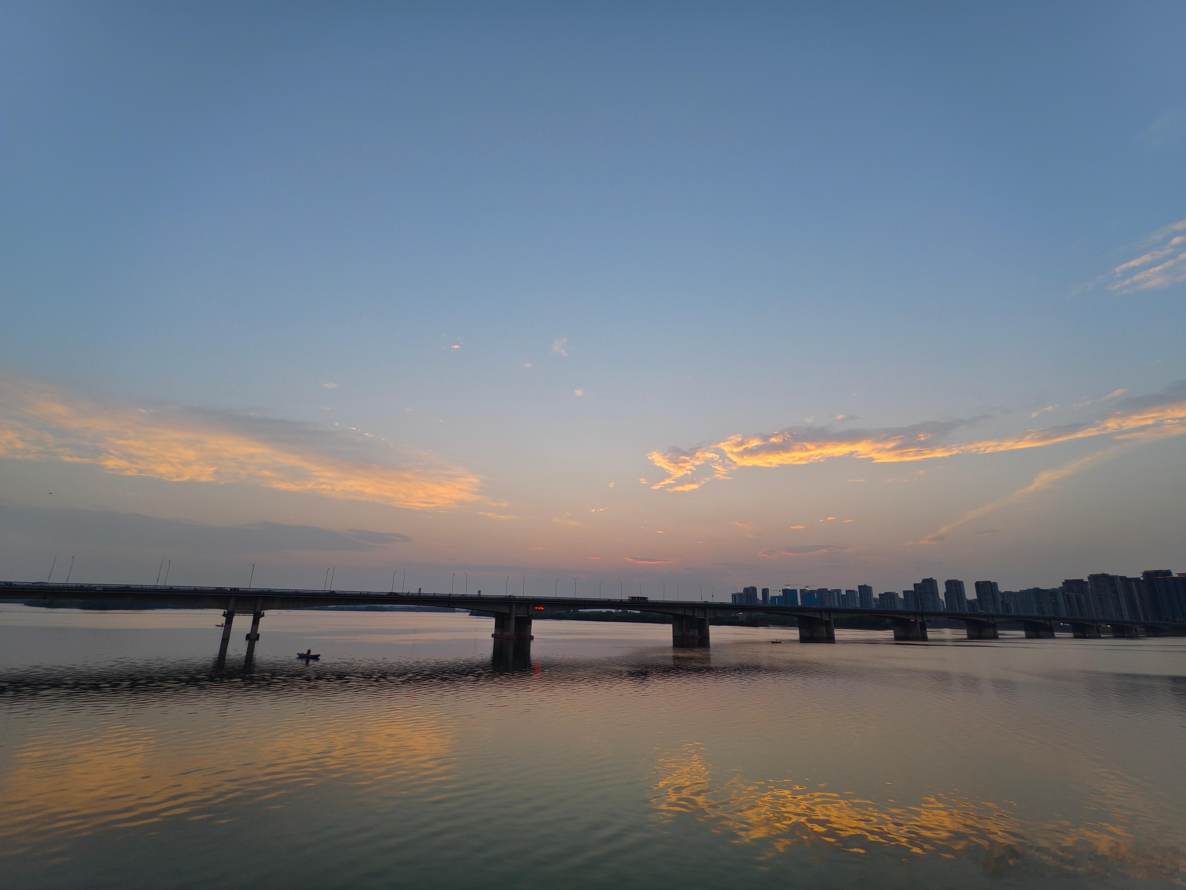 襄阳襄阳蓝天 2026.6.16.星期二，2026年第81个蓝天  生活记录vi