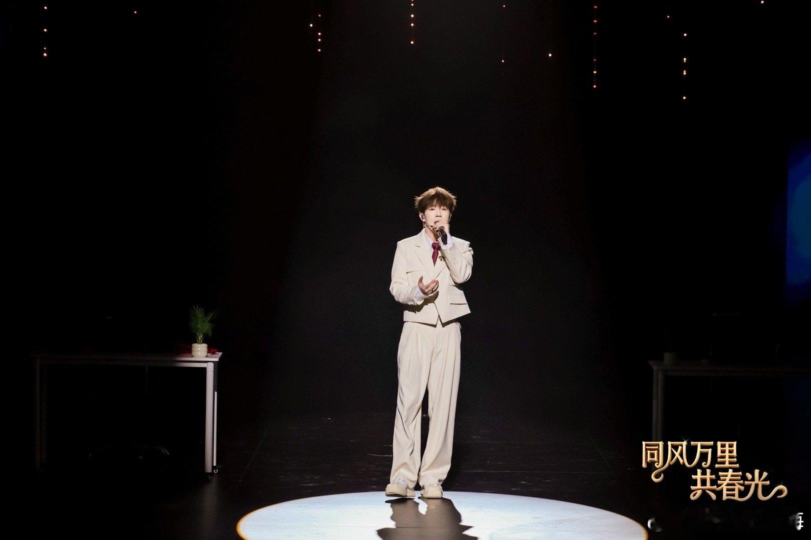 鹭卓首次挑战闽南语歌串烧 治愈系新年歌声！给打工人加满新年能量🔋2026福建春