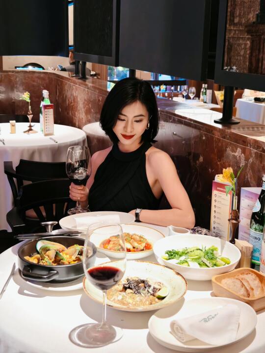 今日是吃漂亮饭的优雅女士