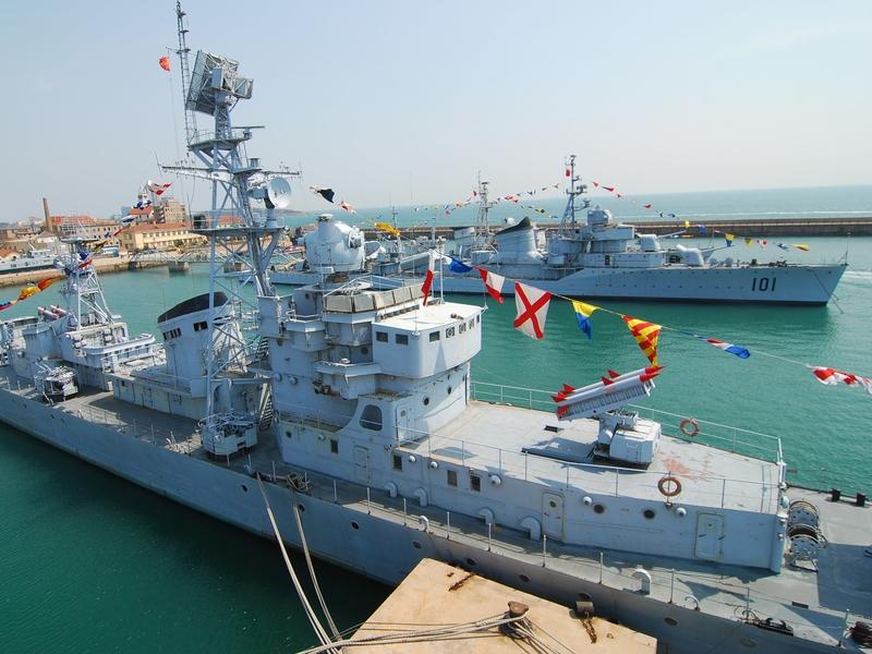 越南海军两艘舰艇抵达广西防城港 3月16日9时许，越南海军“陈兴道号”“李太祖号