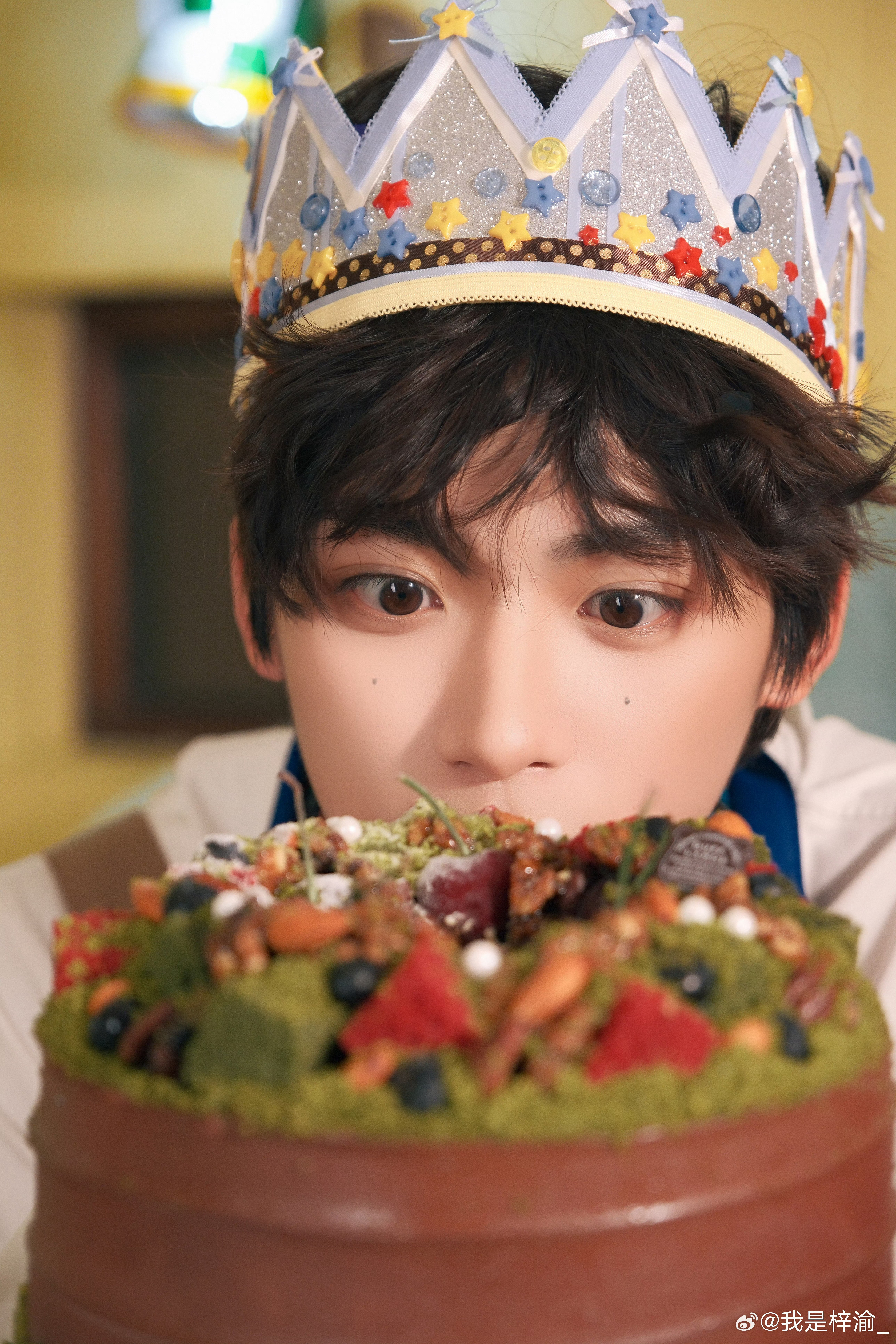 梓渝晒23岁生日照 梓渝晒23岁生日照啦🥳可爱小鱼🐟游到了自己的23岁啦🥺