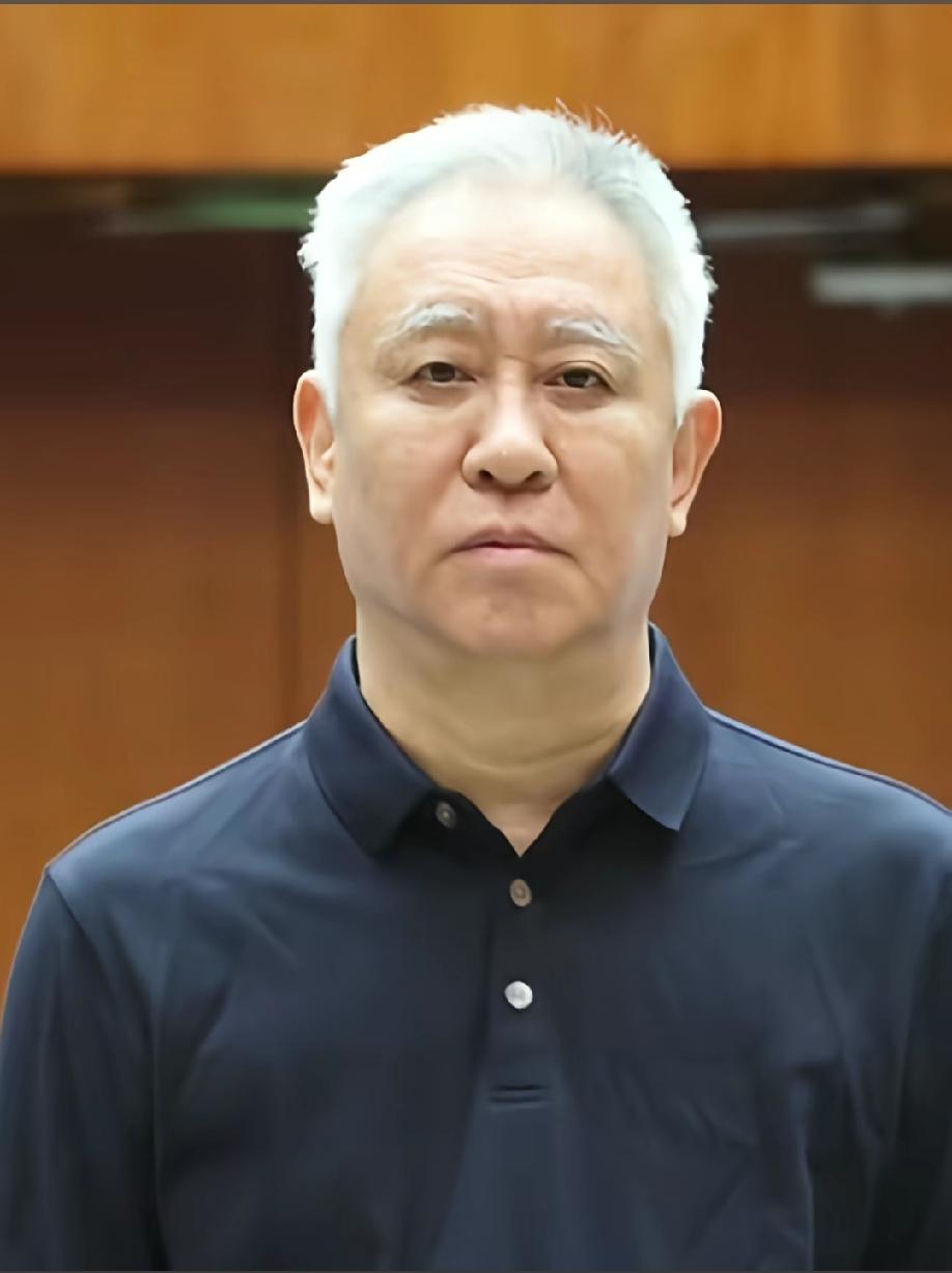 怎样？努力一圈打回原形，眉毛都白了，如果没美颜会怎样?
首富日子也不好当。财富需
