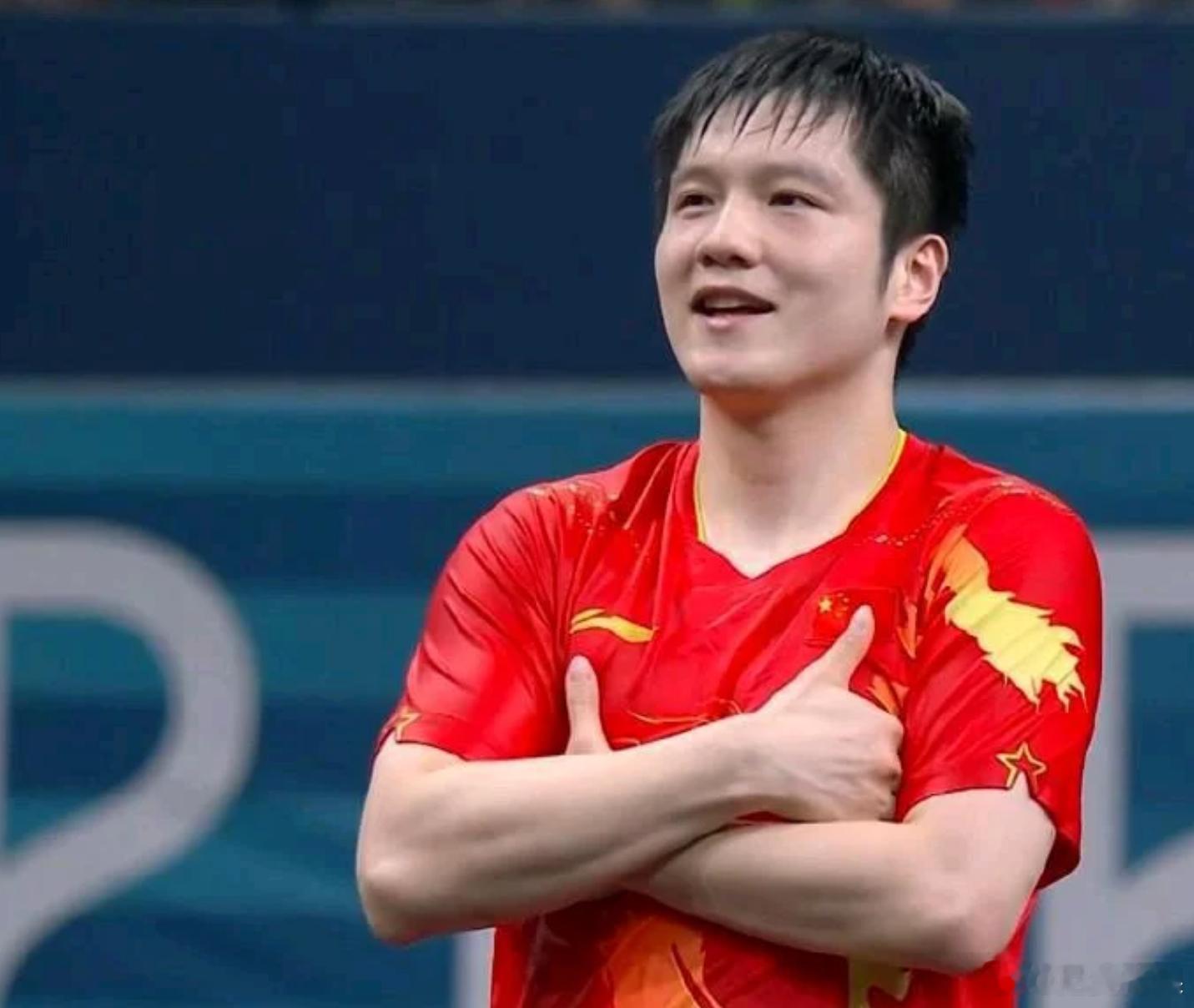 樊振东赛场上最拽的礼物是逆转真男人 可萌可杀乒乓球欧冠联赛樊振东3-2西蒙高茨萨