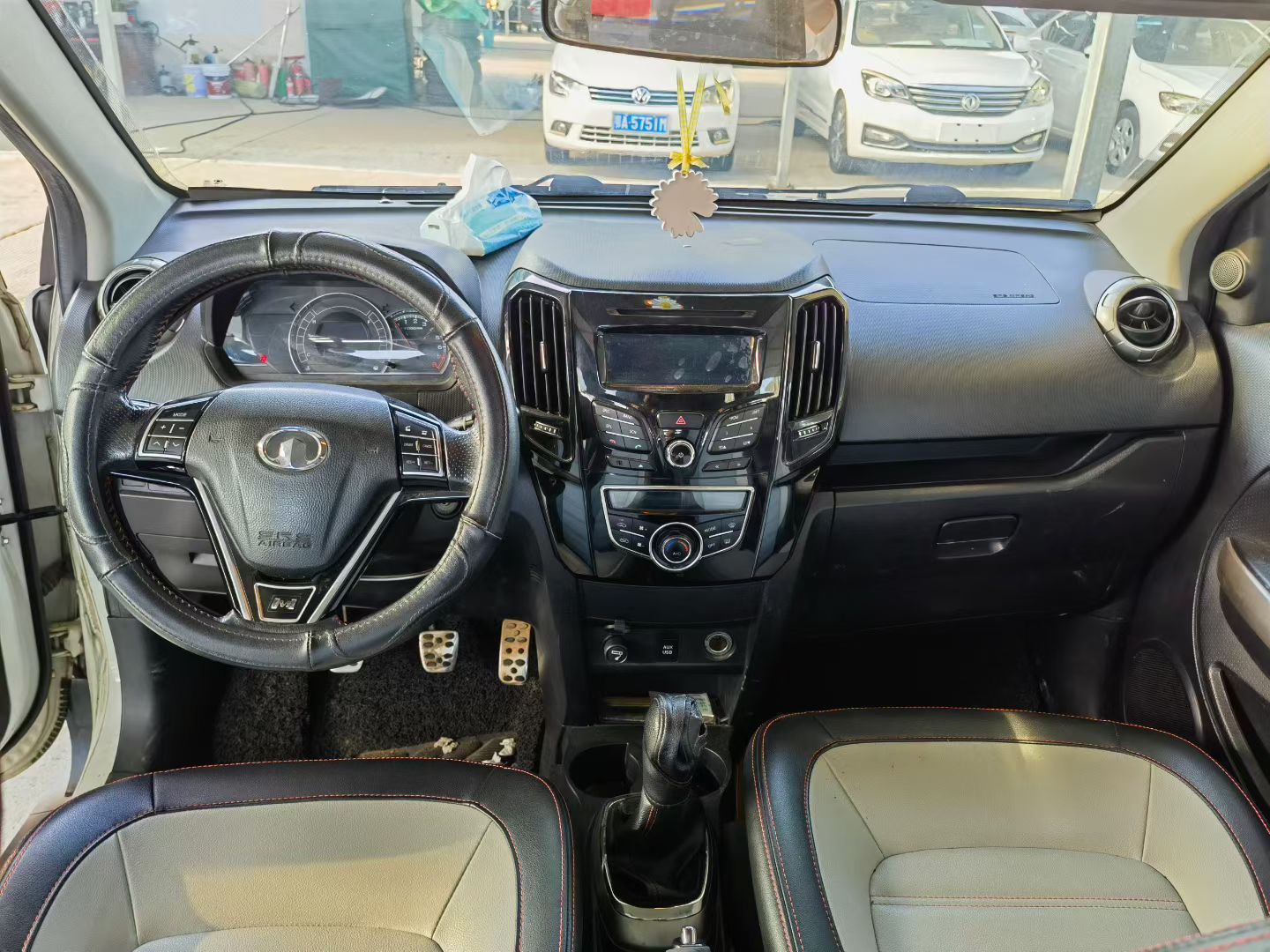 几千块就能拿下的练手代步钓鱼好车，14年11月上牌，无事故无泡水无火烧，皮实耐造