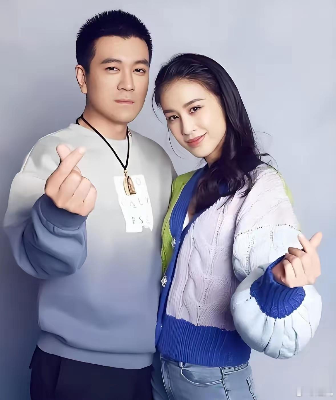 #黄圣依 杨子#惊呆了！被杨子喷没文化的黄圣依，家境居然如此惊人！​1.爸爸黄自