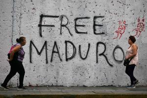 豆氏 是斗士 马杜罗称在美国监狱“一切都好”“我们是战士”
委内瑞拉总统马杜罗和