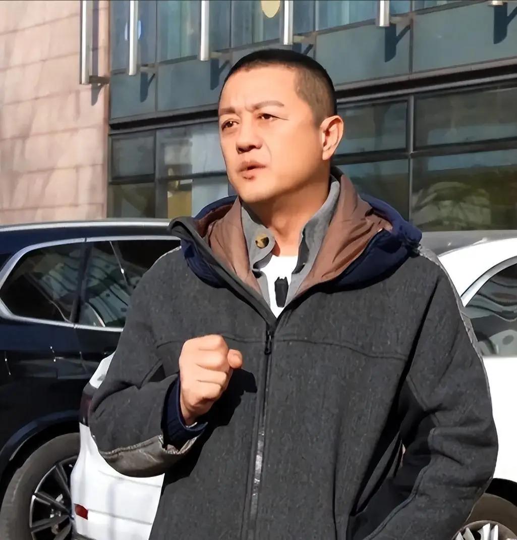 我要郑重向李亚鹏先生道歉。

这几年来，我曾经多次在社交媒体跟风起哄，嘲讽李亚鹏