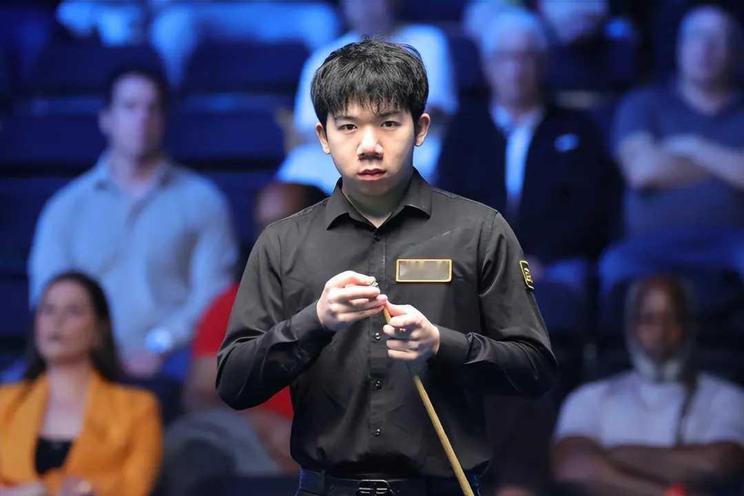 斯诺克 英锦赛3大种子首轮爆冷出局 中国军团5人晋级 丁俊晖赵心童冲冠迎利好英锦