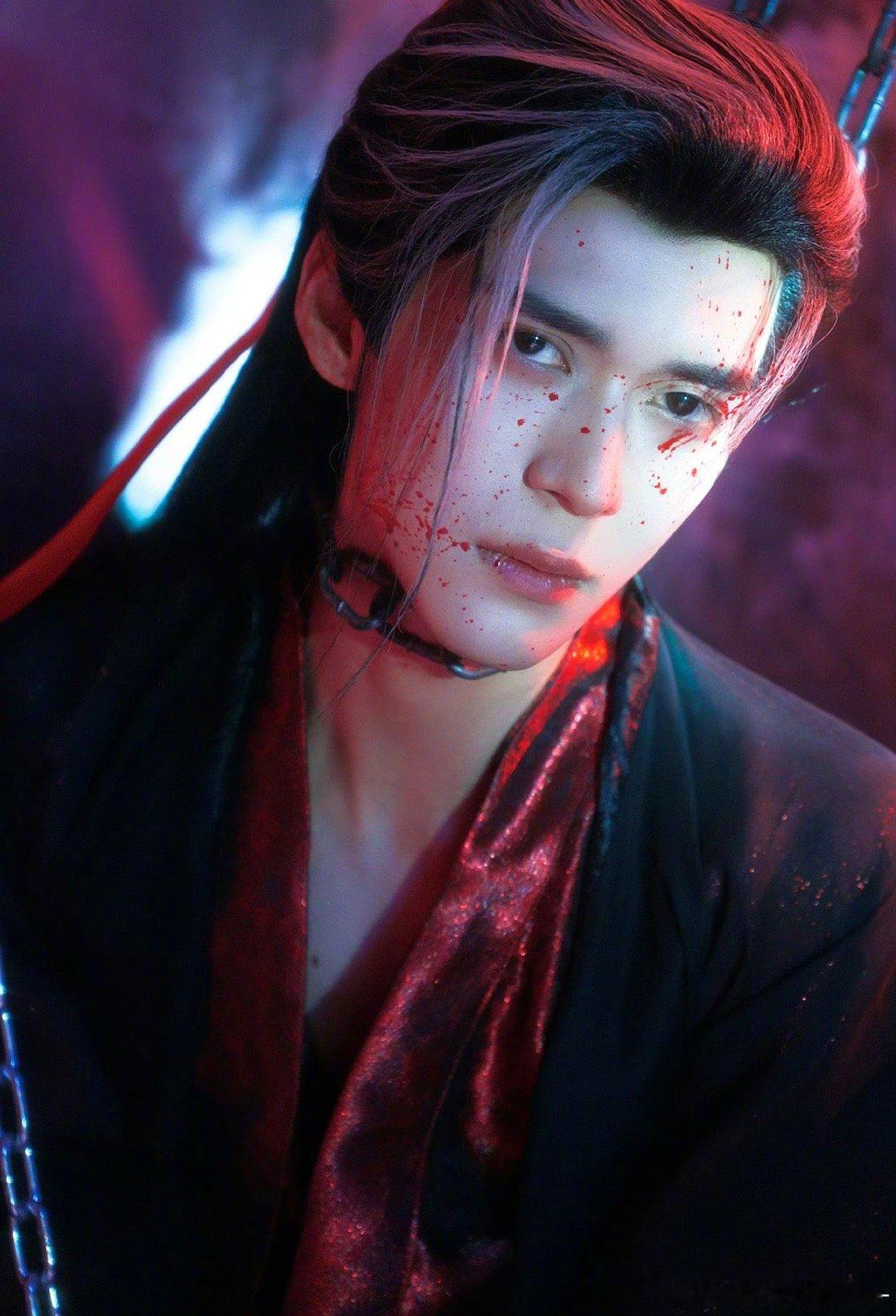 章时安中式怪诞新郎官 章时安新郎官造型，这极致的疯感搭配中式的恐怖，看到的第一眼