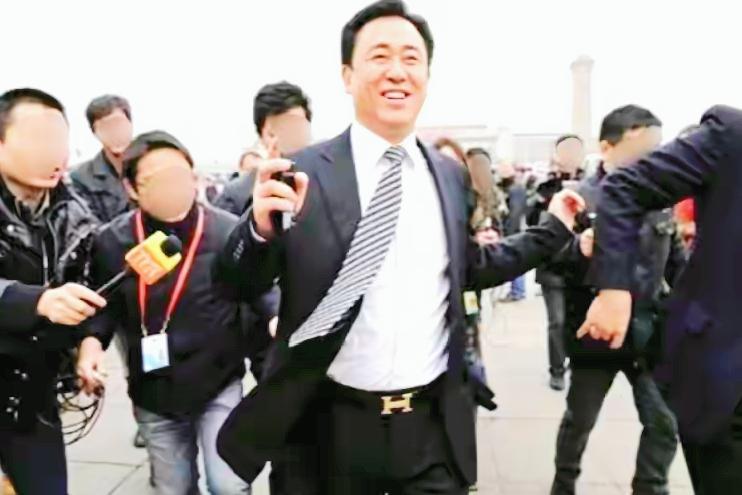 无期徒刑，剥夺权利终身。

许家印的人生结局，终于是水落石出，出来混总是要还的，