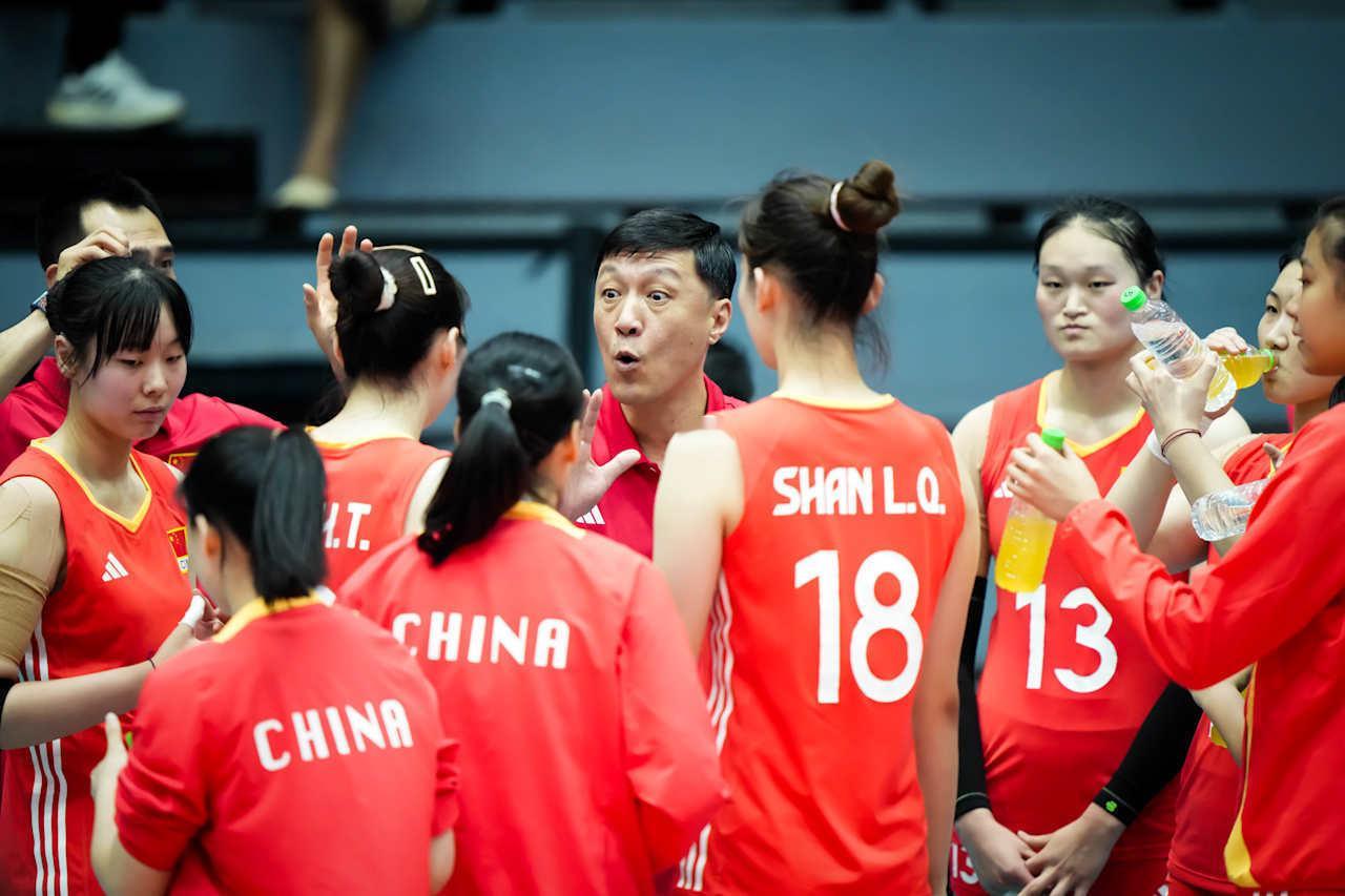 中国U21女排0-3意大利女排中国女排个人得分赵喆熙：10分（30扣10中6失误