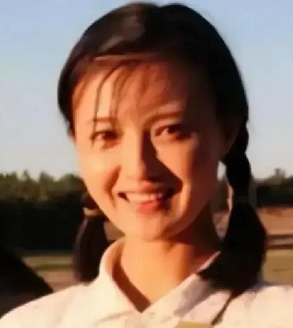 1976年，女知青邵红梅抱着4岁的儿子回到北京，她的母亲见状，跳手跳脚大骂，哪料