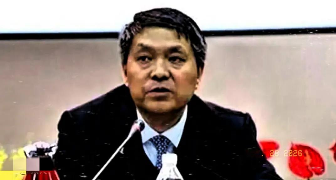 战略石墨走私案件必须从严查办，

涉事高管海外关联信息需全面清查。千余吨管控石墨