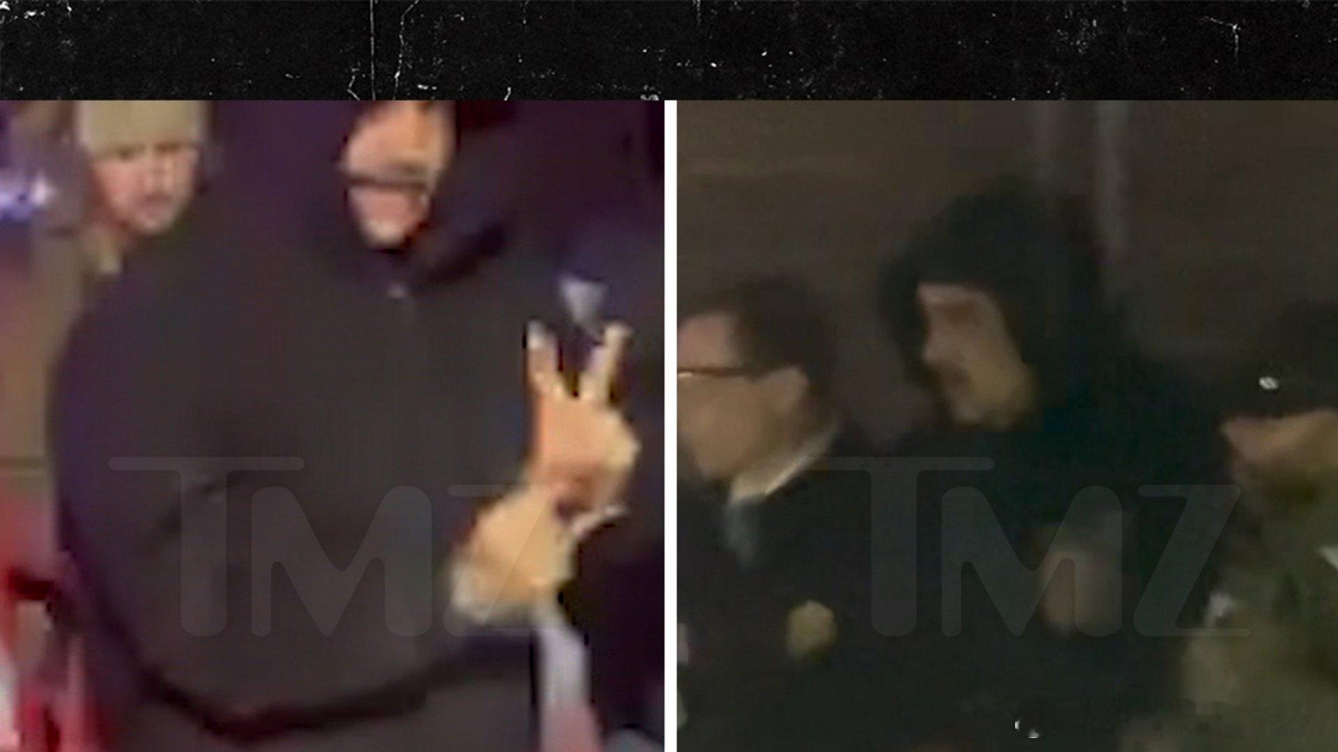 马杜罗登陆美国后的状态：有镜头捕捉到他被押送期间作出比耶手势，在纽约缉毒局还双手