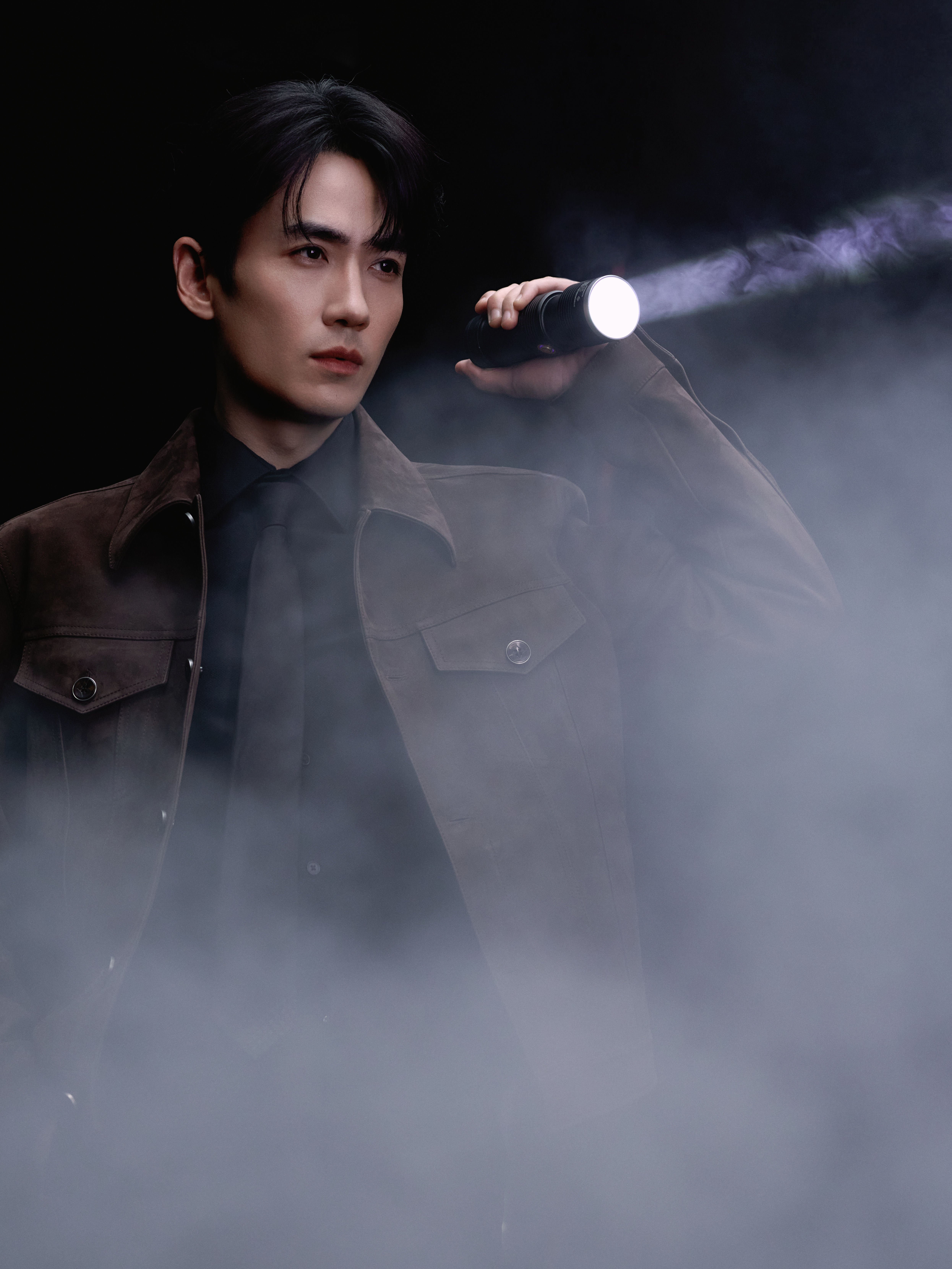 朱一龙 × 电影「惊蛰无声」定格“黄凯”的帅气瞬间📸 