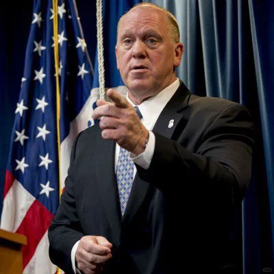 突发新闻🚨 ：川普总统的边境事务主管汤姆霍尔曼警告庇护城市，如果这些...