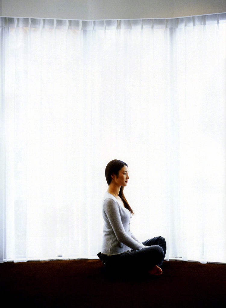 冥想，就是用最最简单的事情来修炼自己。就仅仅只是在那里坐着，再专注于自己的呼吸。