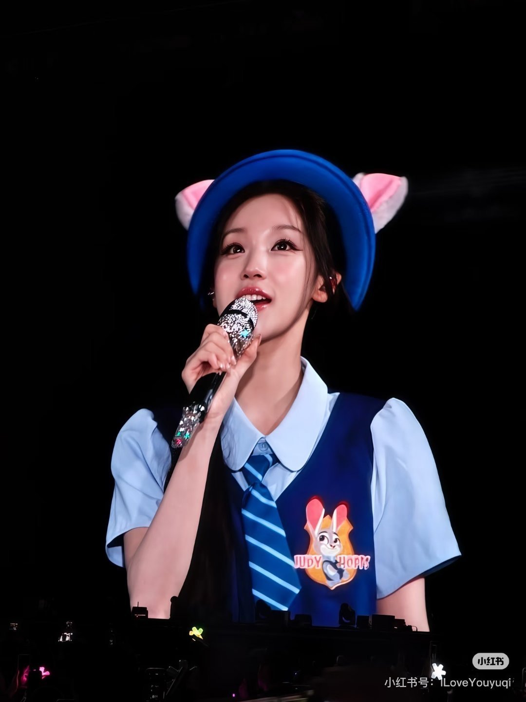 宋雨琦香港演唱会弹古筝宝宝特别棒呀～期待中文专💿 