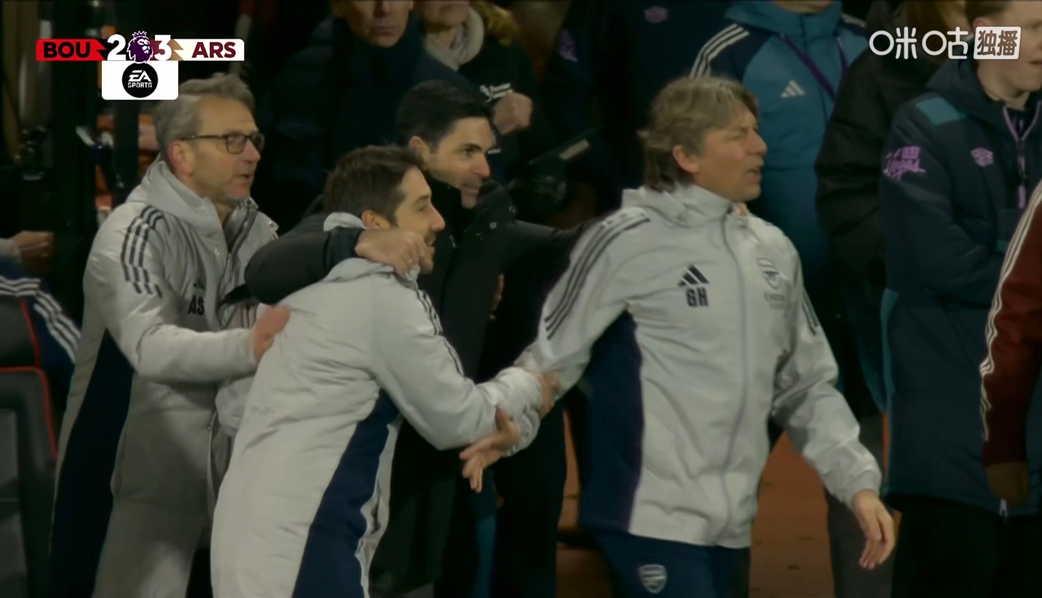 哨响之后，海因策想干谁？被大家拦住了伯恩茅斯2比3阿森纳