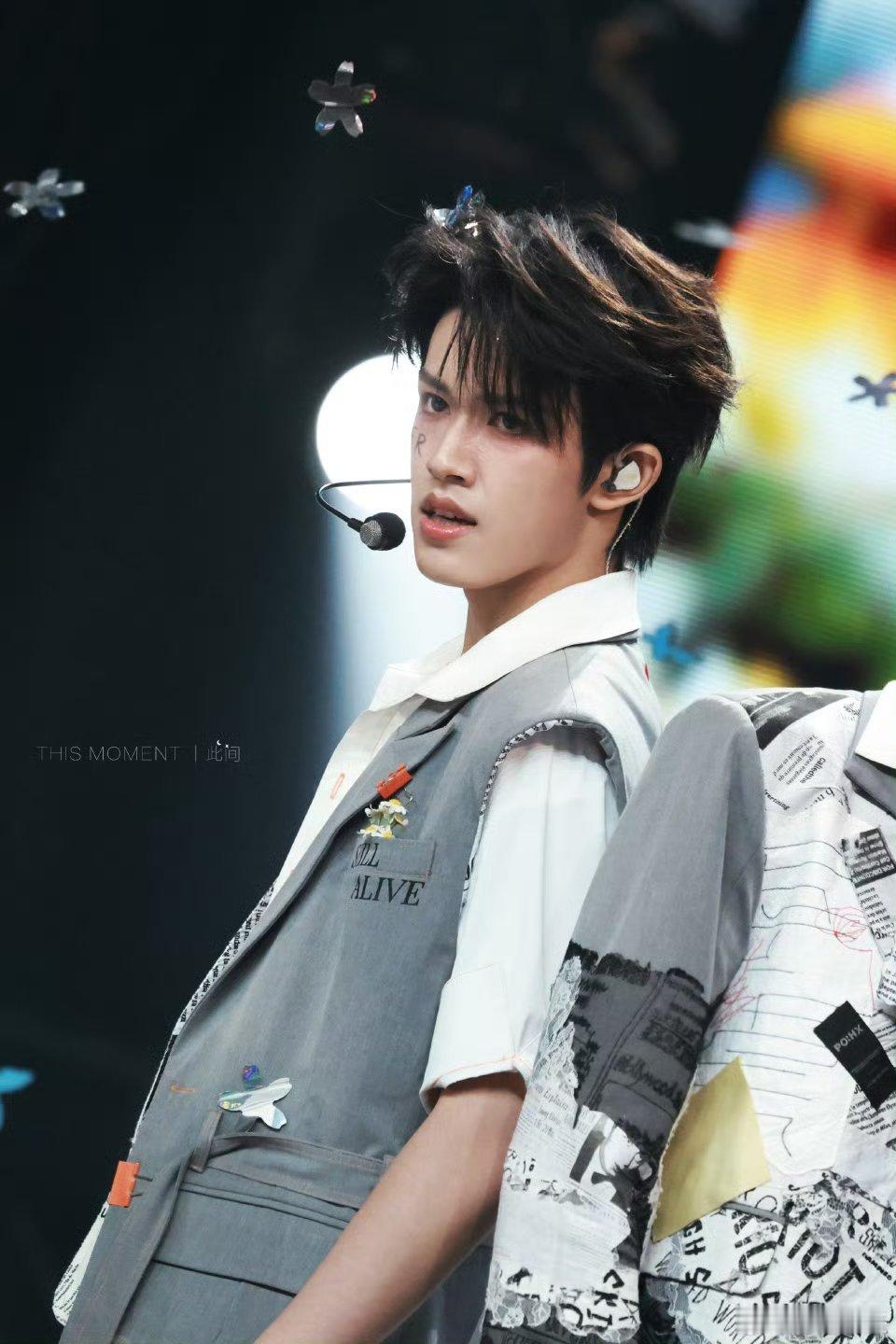 张极转音转强混转头声 张极解锁英文情歌高光时刻！转音、强混、头声切换自如，嗓音质