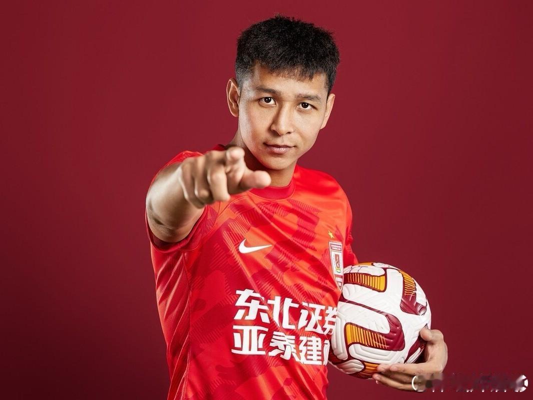 阿不都海米提自宣离队…昨天，球员阿不都海米提在个人社交媒体账号发文告别长春亚泰俱