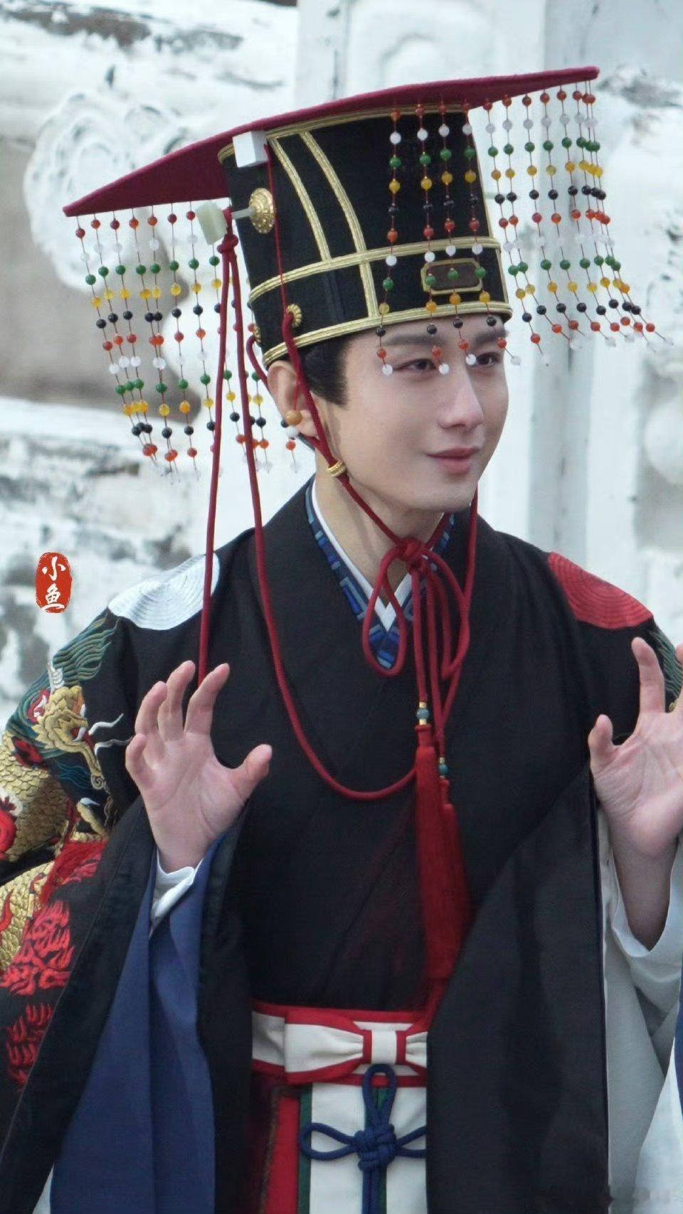 演员成毅本来就是一个很好很真诚的人呀！一起期待他的新剧《两京十五日》吧！这部剧真