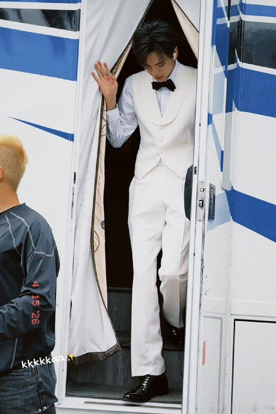 毕雯珺黎明前他会归来婚礼路透毕雯珺裴川婚礼路透 毕雯珺婚礼白西装好帅啊！裴川结婚