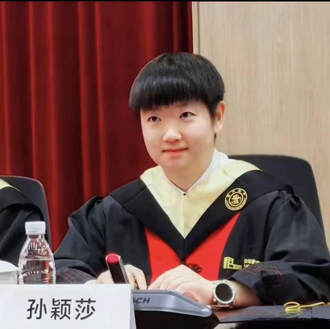 莎莎在交大毕业典礼的发言，值得所有人学习观摩，尽显高情商，

她说，
乒乓球是我