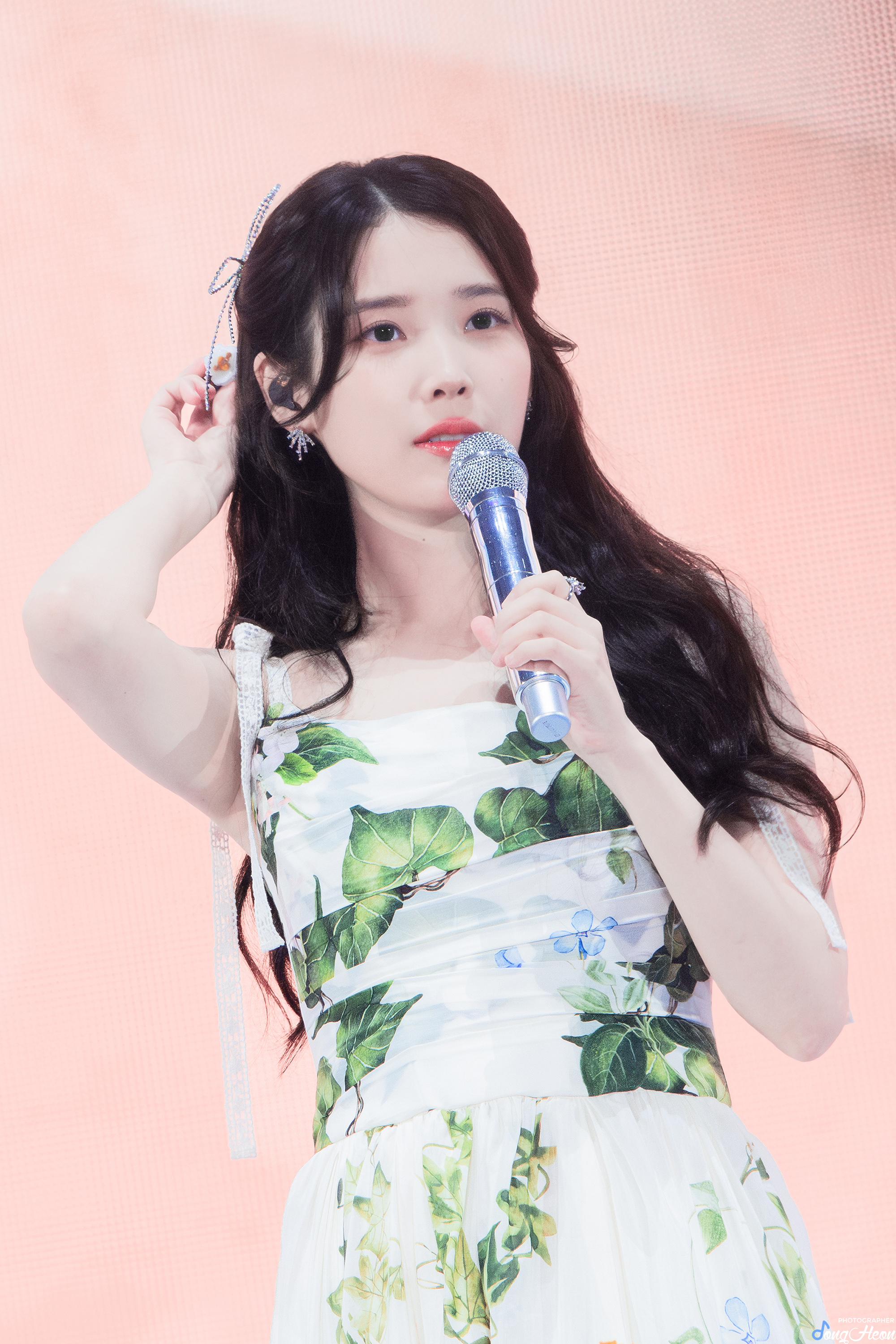 IU[超话]  🌸IU出道十七周年快乐 250914 IU Byesummer