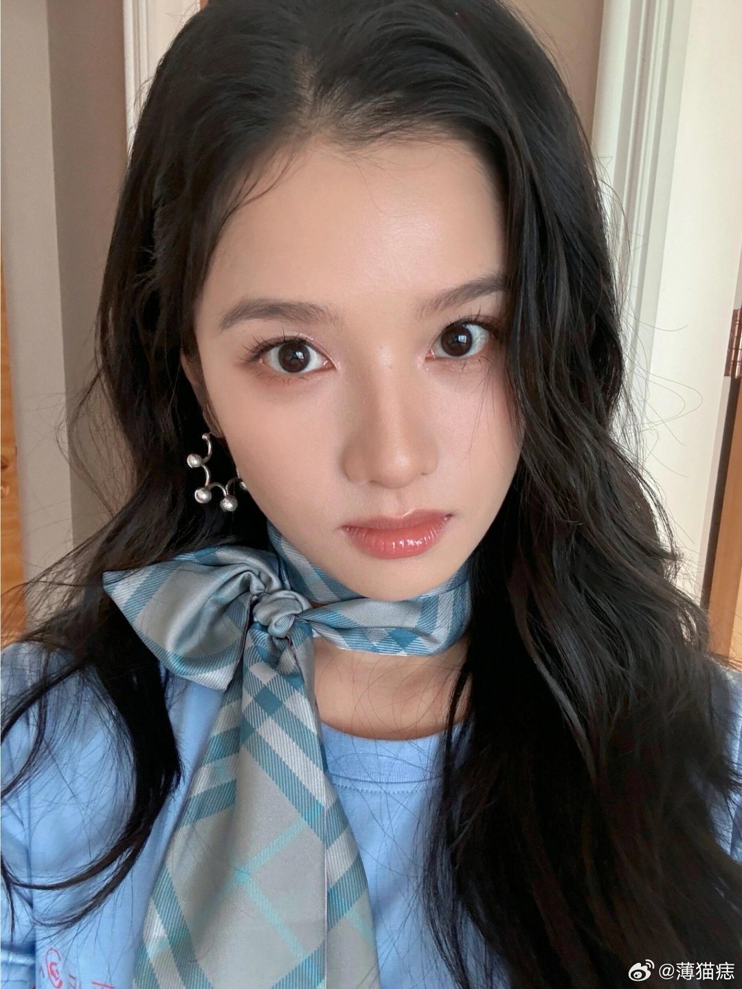 张婧仪自拍🤳原相机质感 