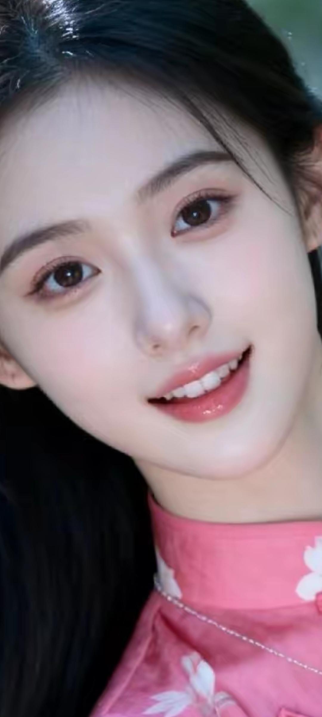 甜美笑容，粉色旗袍，清新自然，元气满满！