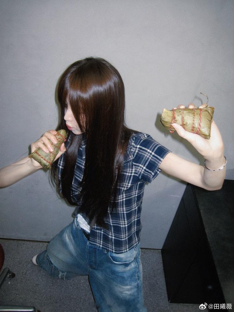 最萌粽子合照我找啦！田曦薇端午节语音祝福田曦薇和粽子合照
