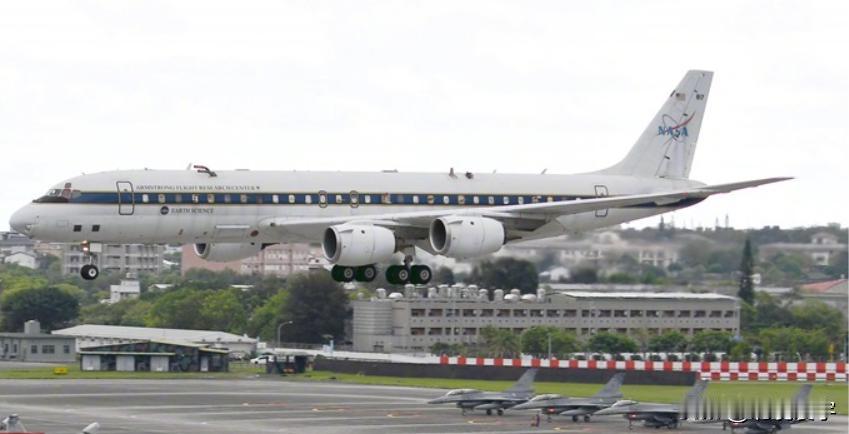 3月27日，美国派出两架DC-8和湾流-III型气象飞机，在台湾省台南和嘉义机场