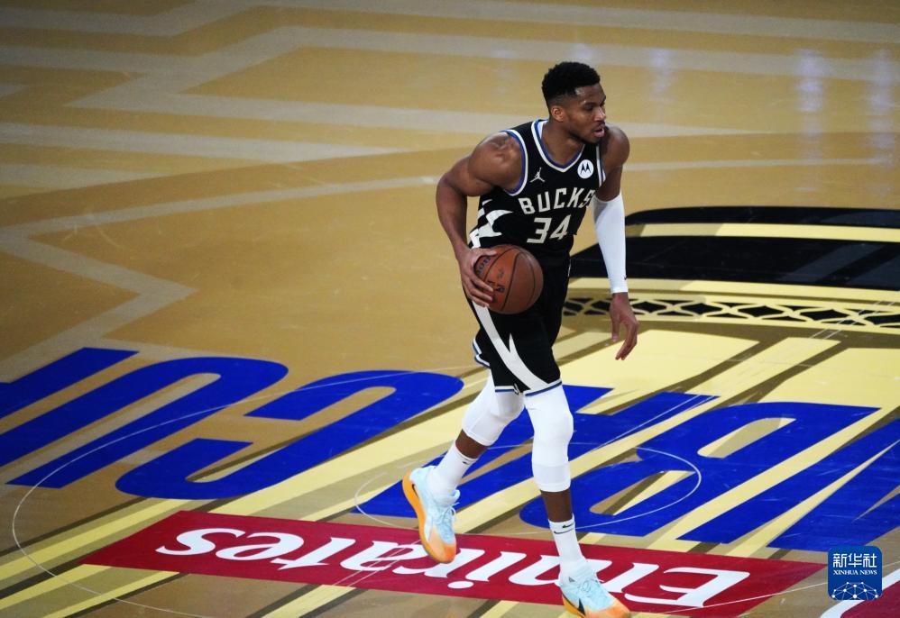 奇才探索交易得到“字母哥”
 
26日消息，NBA方面，美国媒体报道，手握今年状