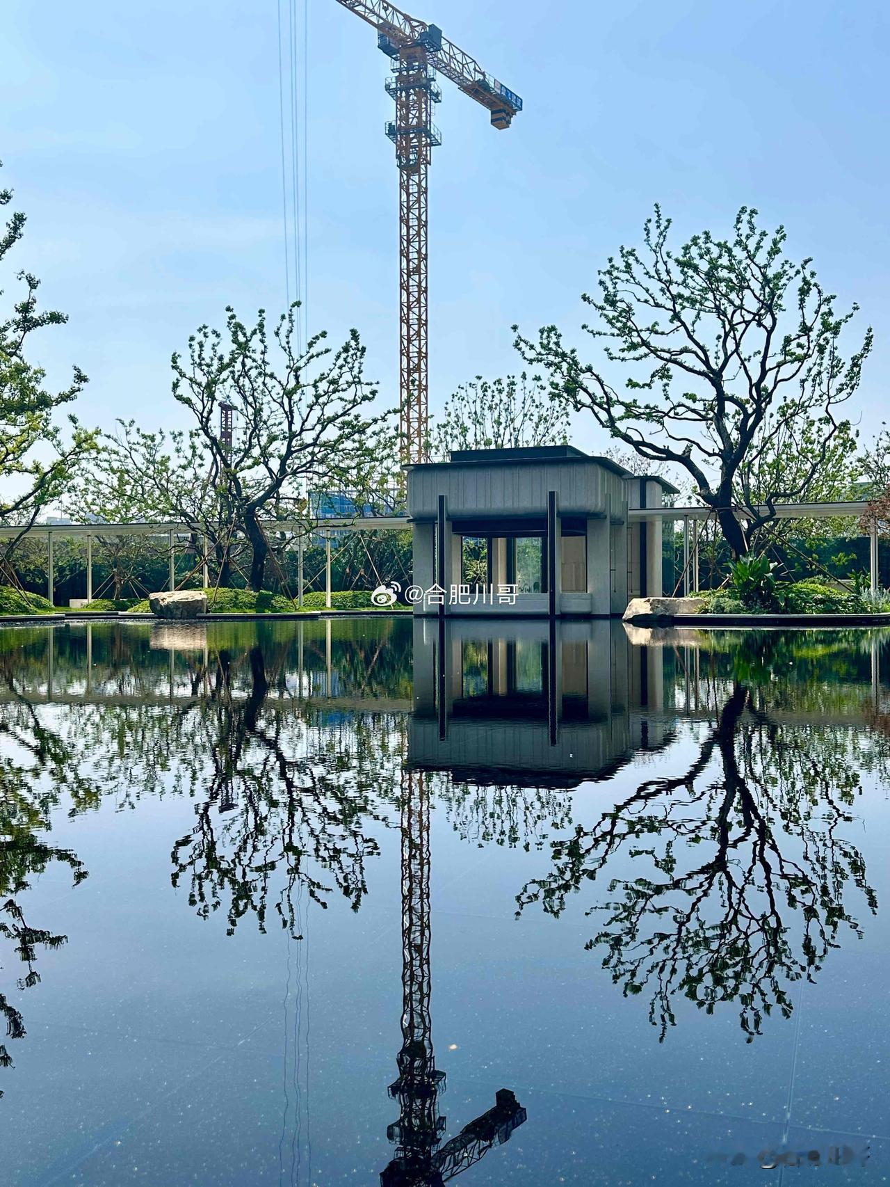 今天，没事来东部新中心这边转了转～

不得不承认，意禾泓庐的产品力相当顶。特别是