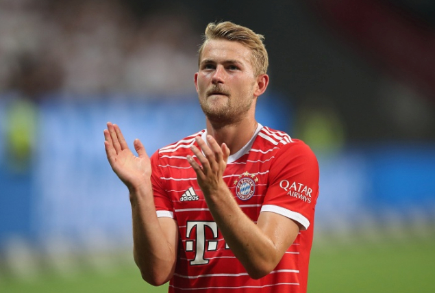 罗马诺：德里赫特、马兹拉维抵达卡灵顿接受曼联体检8月12日讯 据知名记者罗马诺透