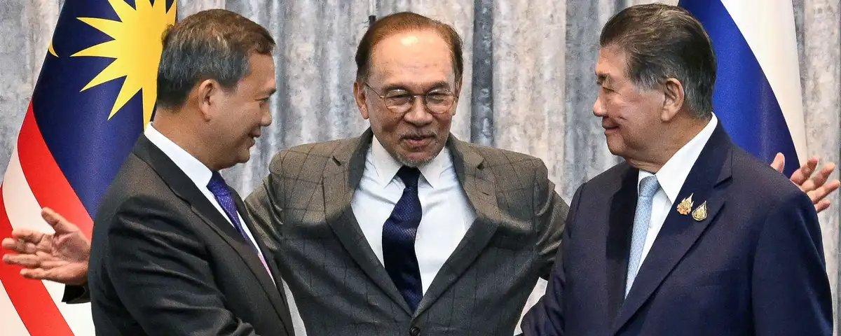 泰国和柬埔寨握手言和，特朗普离和平奖又近了一步。
马来西亚现在是东盟轮值主席国，