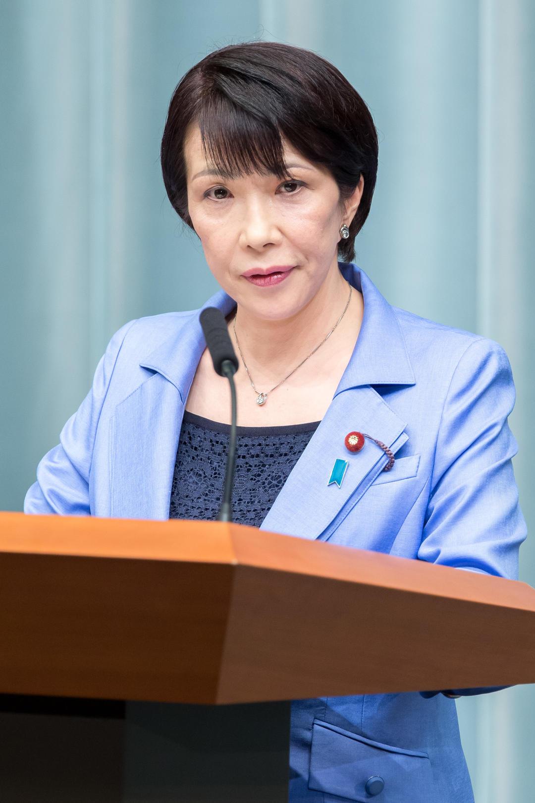 高市早苗当选自民党总裁的消息就像用餐时飞过来的一只苍蝇让人恶心。
  10月4号