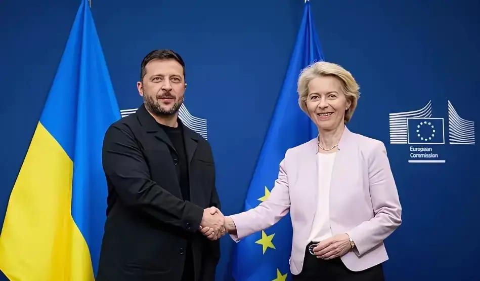 欧盟主席冯德莱恩又给泽连斯打气：美国支不支持乌克兰，我们都继续筹钱给你买武器，支