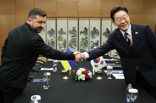 泽连斯基对外爆料，朝鲜将增派五万兵力驰援俄罗斯，叠加早前驻扎库尔斯克的万余朝军，