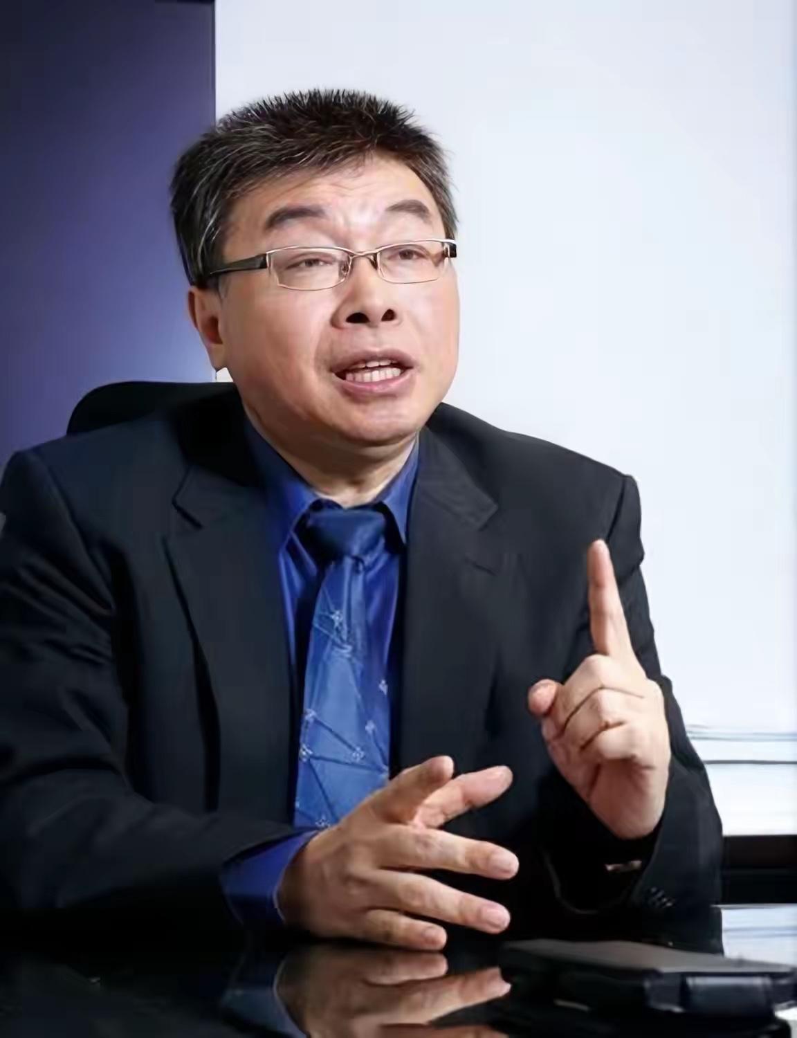 国民党为什么抗拒统一？邱毅教授说了个大实话。他说，国民党要的两岸统一，是当年老蒋