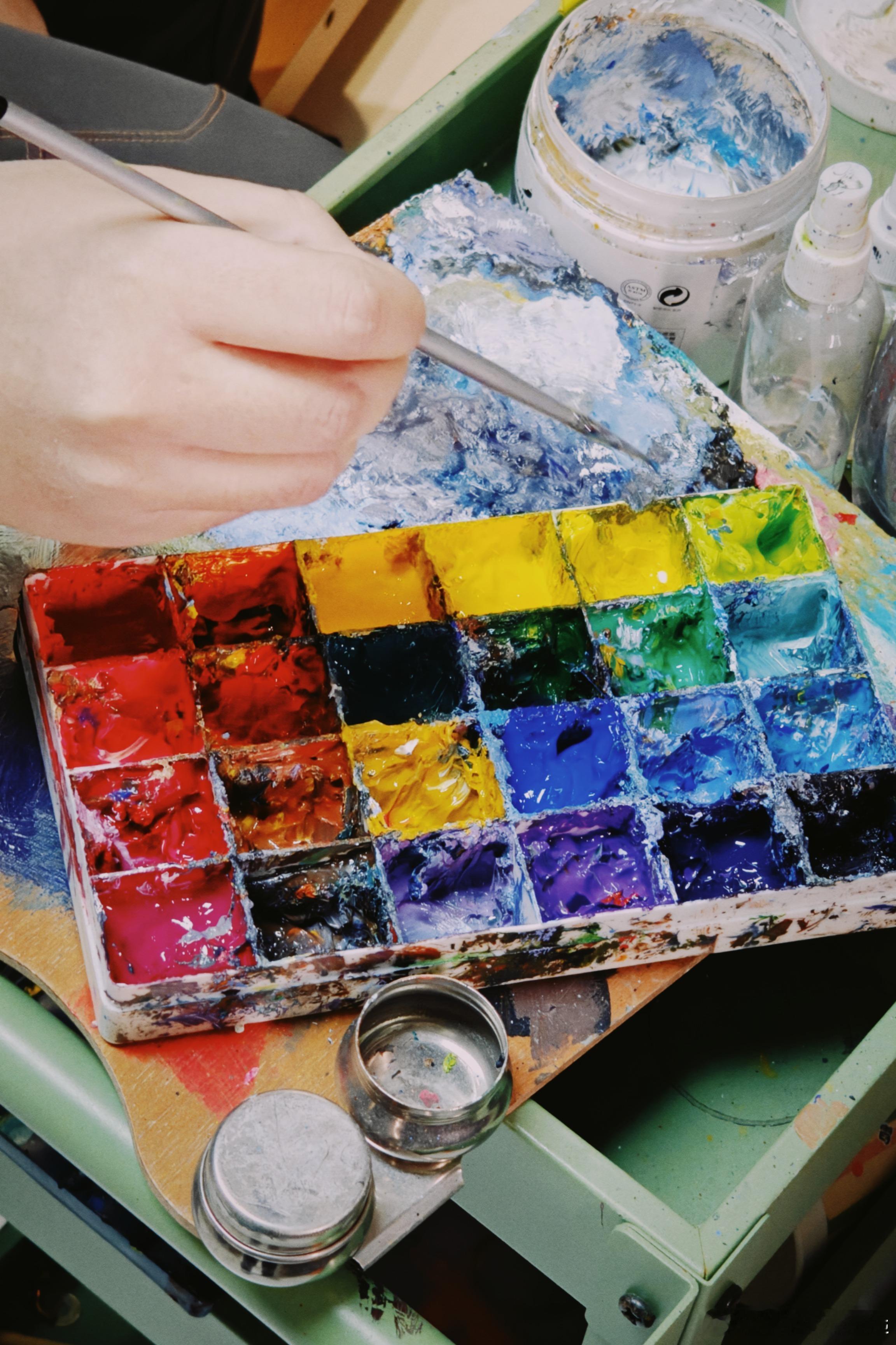 和艺术家朋友一起给我的奔驰SL创作的画进入后半段了奔驰sl 期待成品