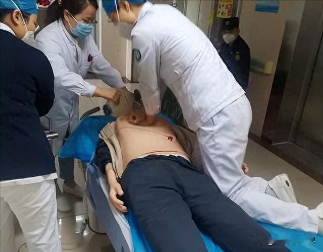 长途自驾请小心：男子连续开车7小时不休息，引发肺栓塞险些猝死