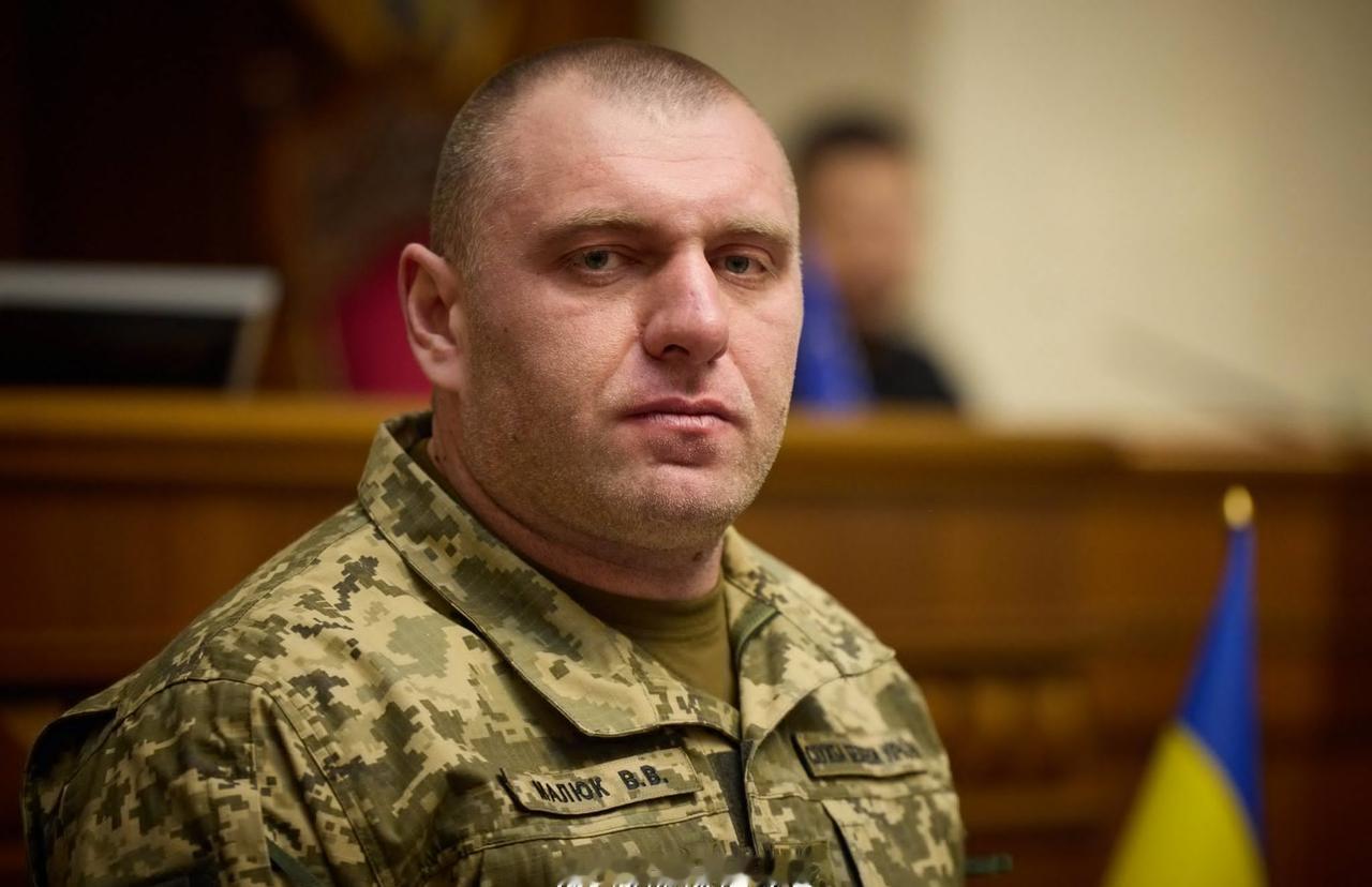 瓦西尔・马柳克宣布辞去乌克兰国家安全局（SBU）局长一职。
泽圣已经任命了SUB