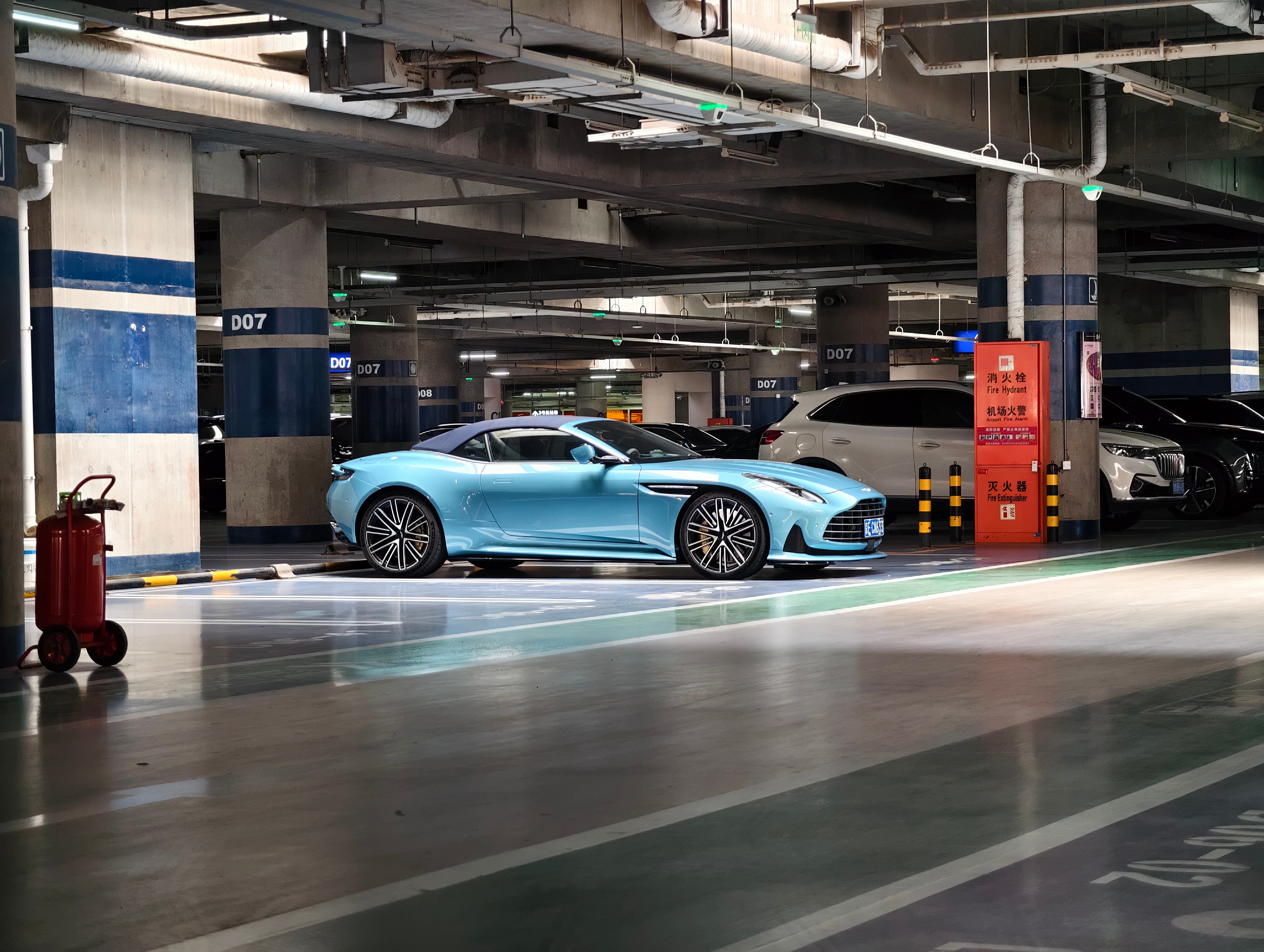 T3停车楼总能看见好东西你的下一台车 北京