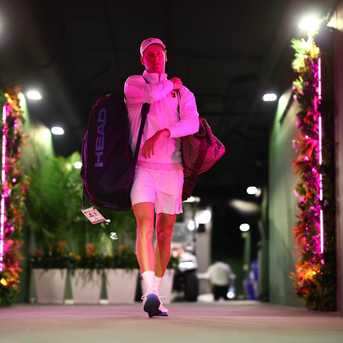 印第安维尔斯男单半决赛，辛纳6-2/6-4完胜兹维列夫，六连胜对手，首进赛会决赛